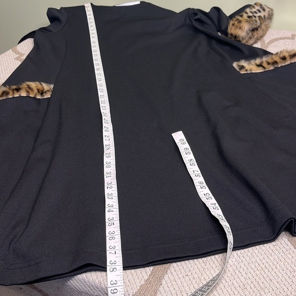 Sara Campbell black short sleeve fur trim cheetah front pockets swing dress - Picture 6 of 17